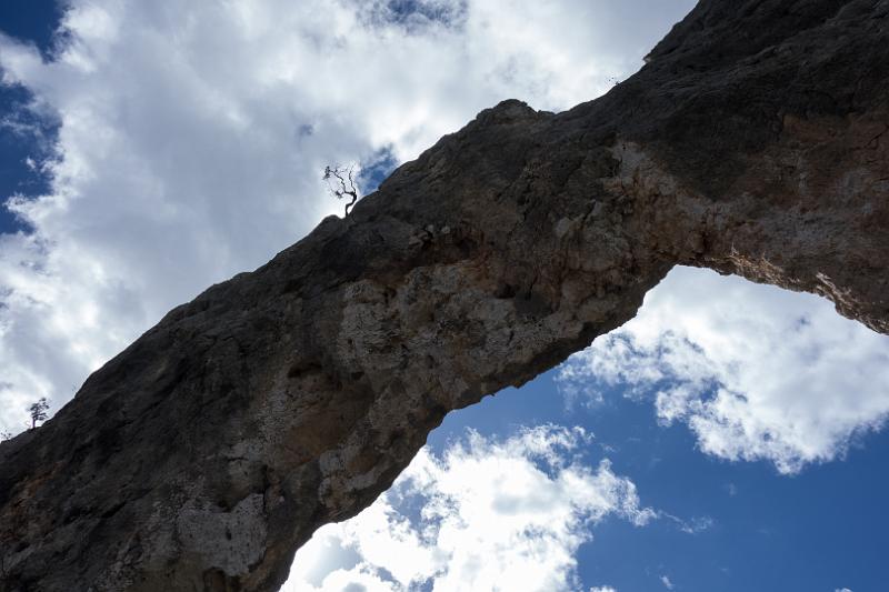 160918_1350_T08459_CalaSisine_hd.jpg - Das Felsenfenster zwischen Cala Sisine und Cala Luna